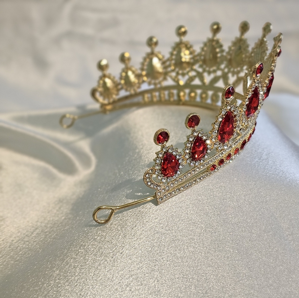 Red Rhinestone Tiara - Picture 3 of 3